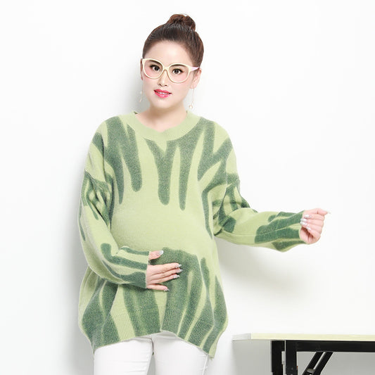Western-Style Maternity Knit Sweater – Cozy Autumn Wear