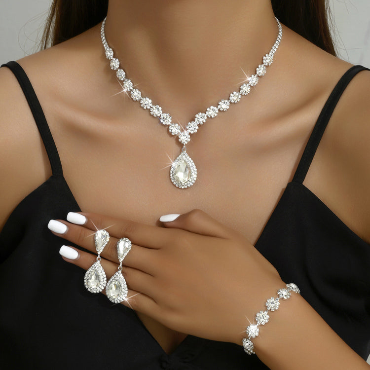 Elegant Bridal Jewellery Set – Necklace, Earrings, Bracelet